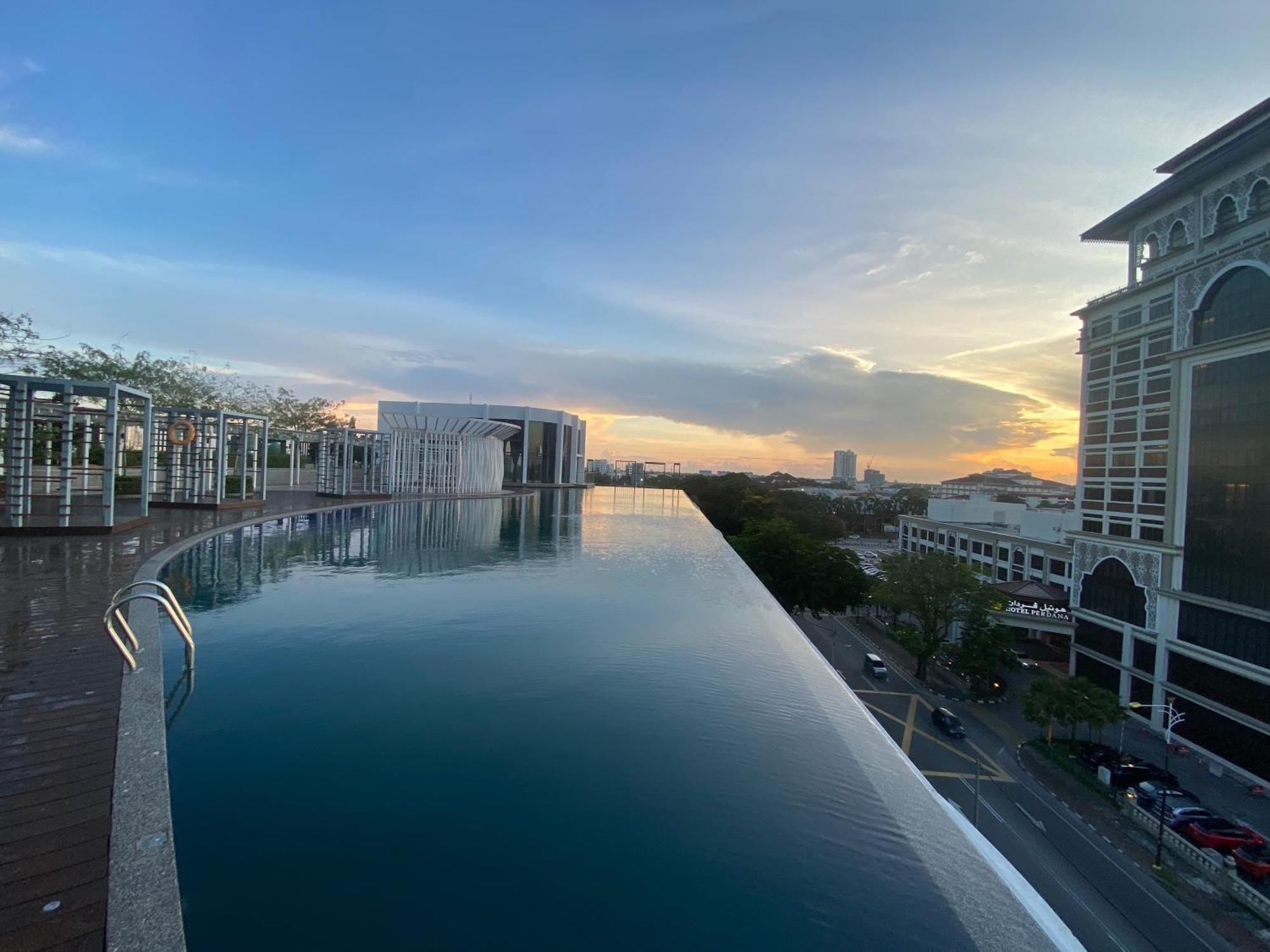 Jsadli Suite Troika Residence كوتا بْهارو المظهر الخارجي الصورة